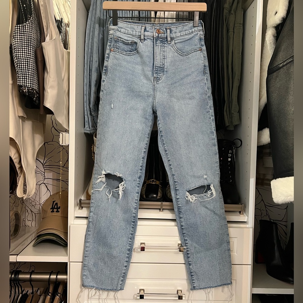 ❌SOLD❌ EXPRESS DISTRESSED MOM JEANS SUPER HIGH WAISTED RAW HEM